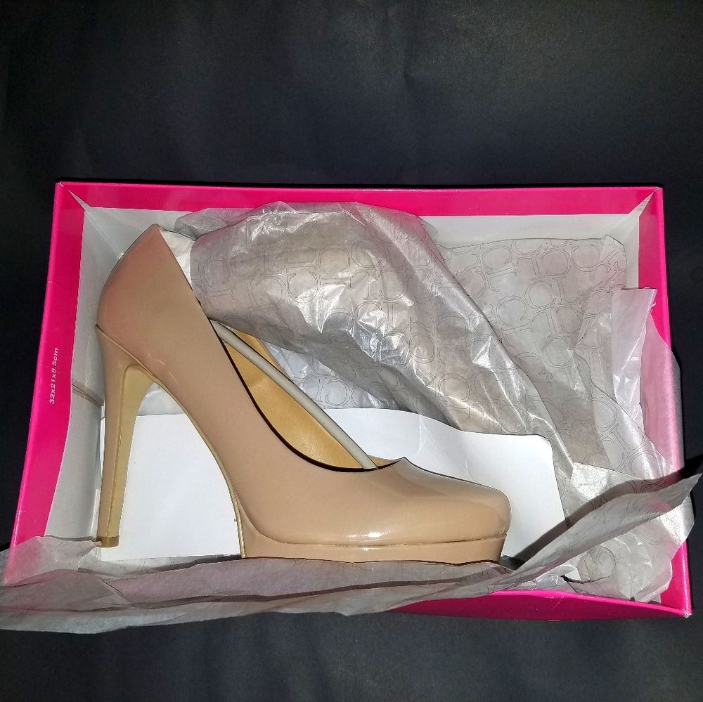 New with tag Chinese laundry nude pump